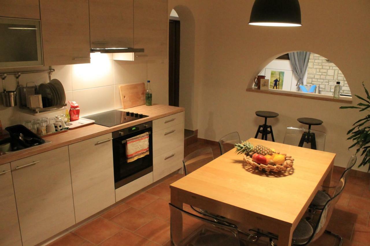 Apartments Dina Пула Екстер'єр фото