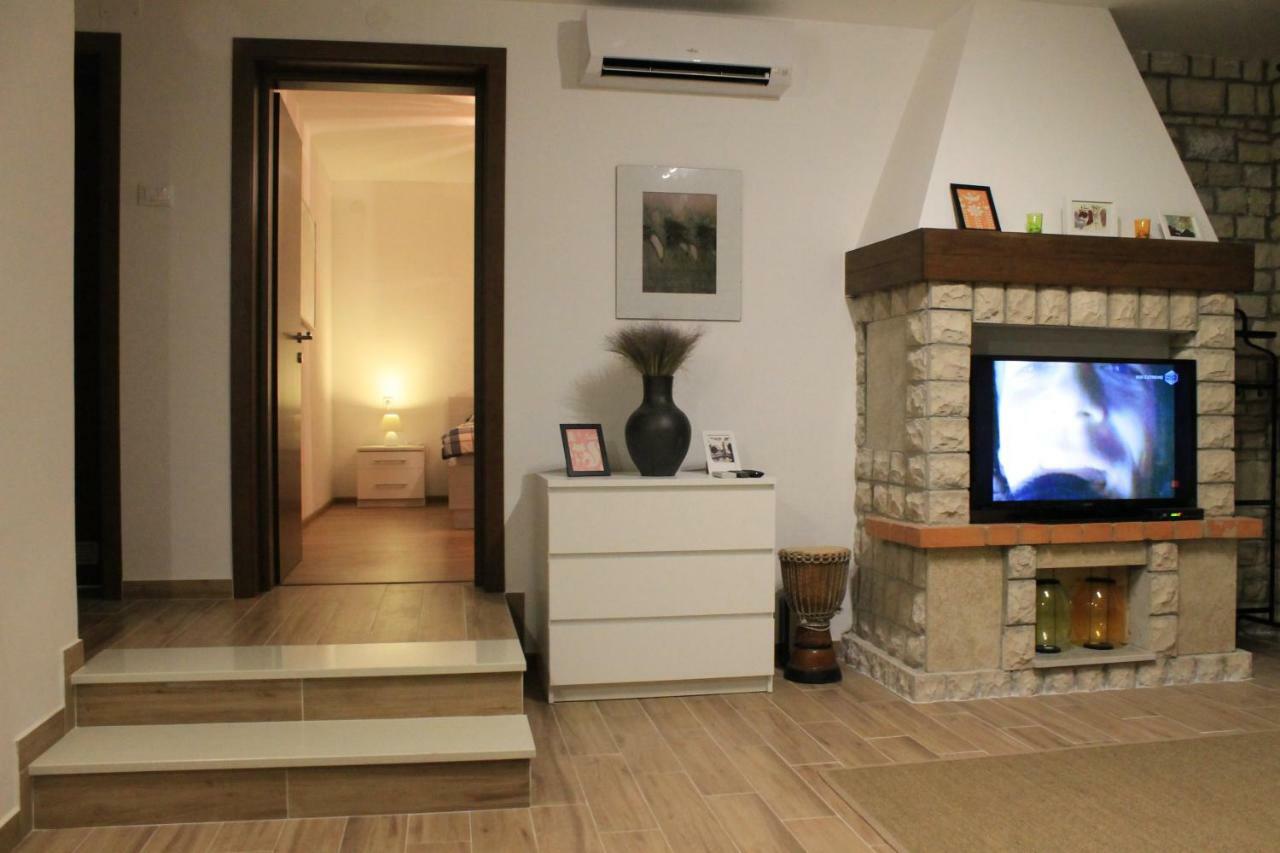Apartments Dina Пула Екстер'єр фото