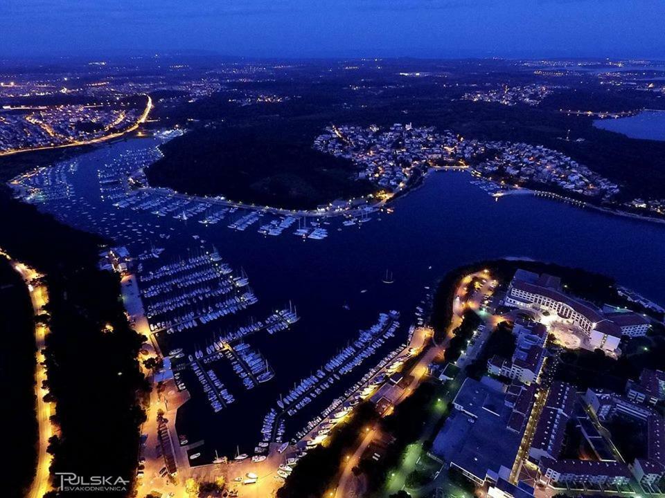 Apartments Dina Пула Екстер'єр фото