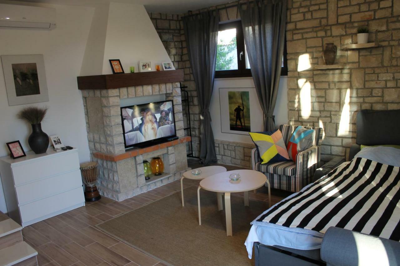 Apartments Dina Пула Екстер'єр фото