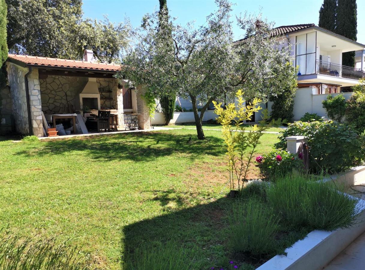 Apartments Dina Пула Екстер'єр фото